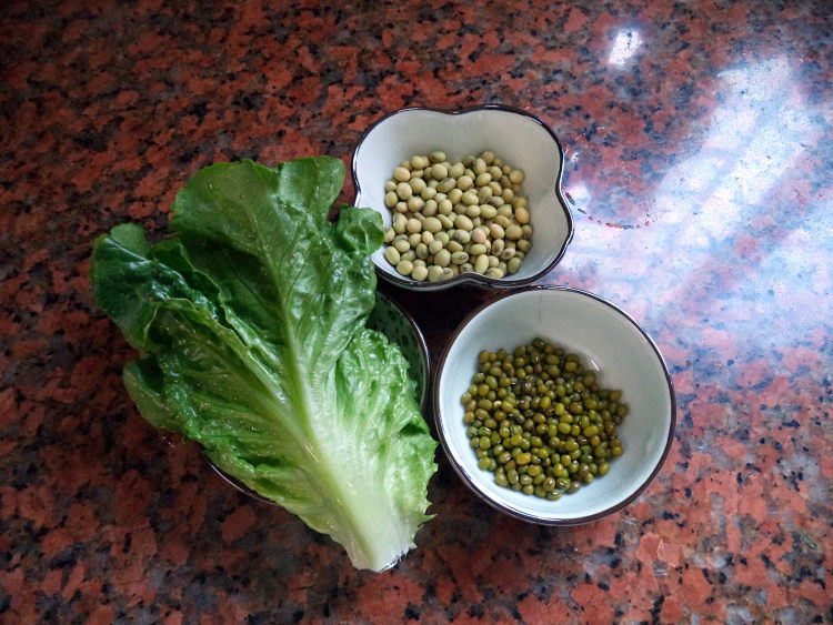 生菜绿豆豆浆步骤1