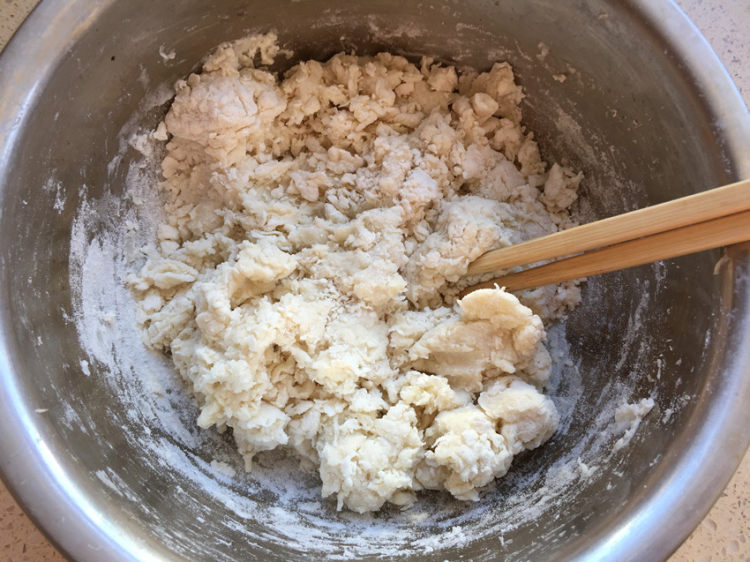 彩疏鸡蛋干丝口袋饼#步骤2