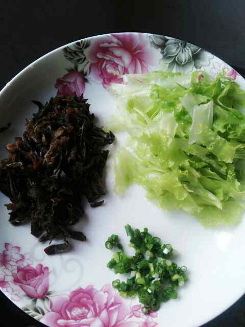 木耳生菜炒粉丝步骤2