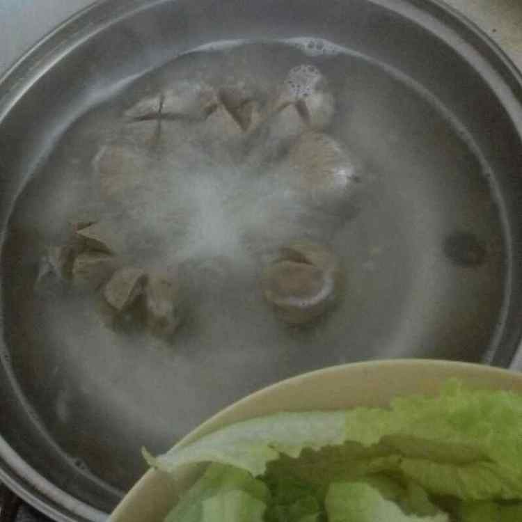 牛肉丸生菜汤步骤6