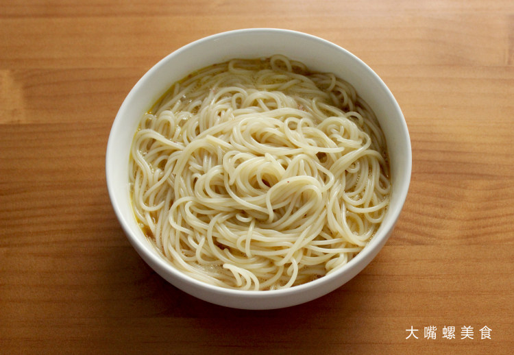 螺蛳粉汉堡步骤4