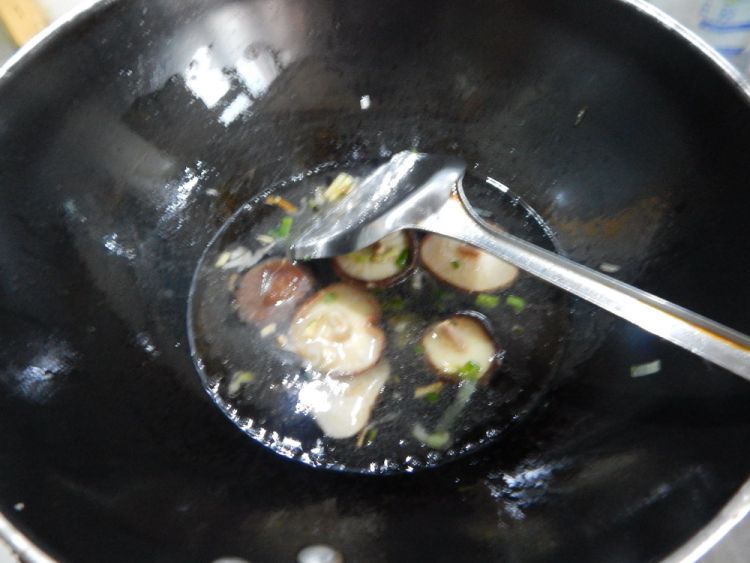 蚝油生菜香菇步骤7