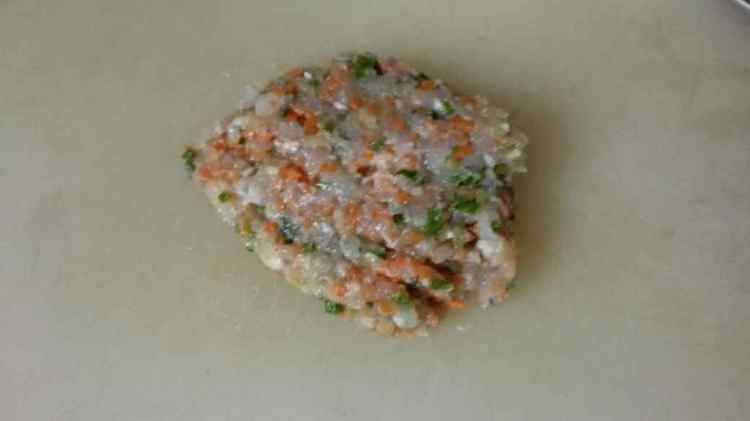 鲜虾肉排芝士汉堡步骤3