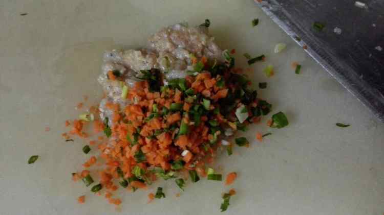 鲜虾肉排芝士汉堡步骤2