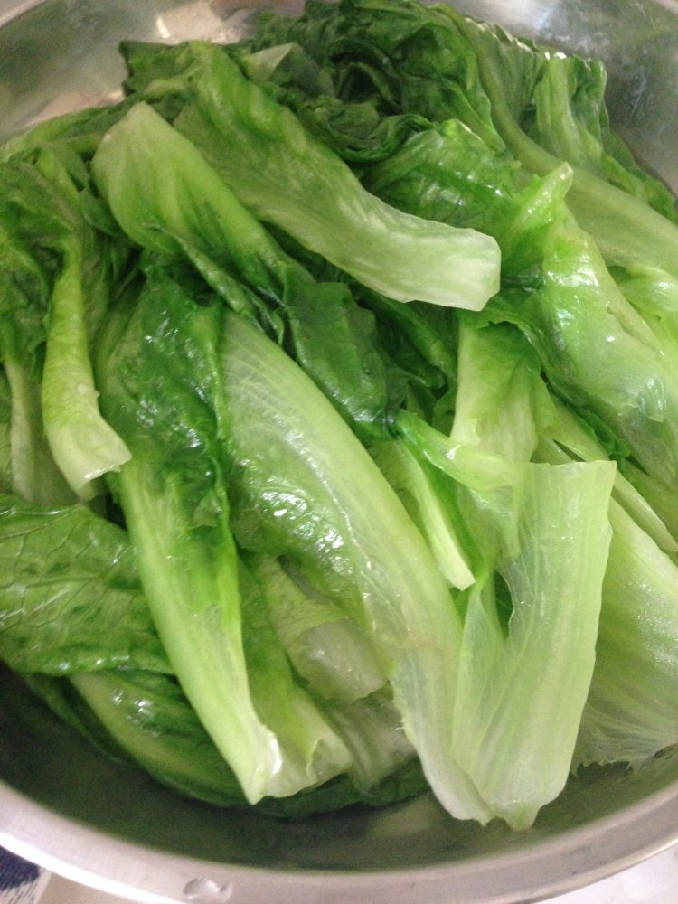 蒜粒生菜步骤2