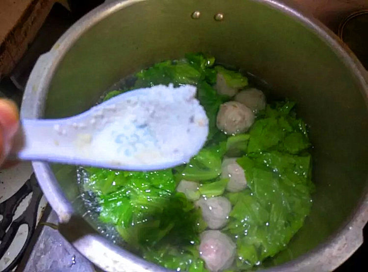 牛肉丸生菜汤#多效护步骤5