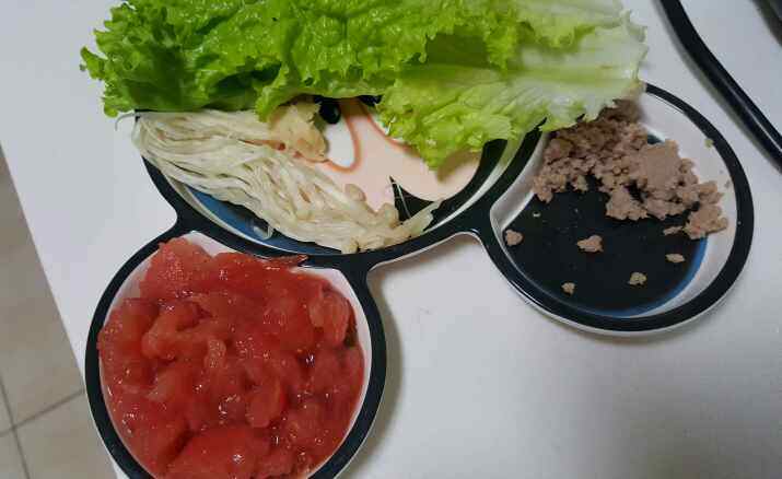 番茄牛肉花叶生步骤1