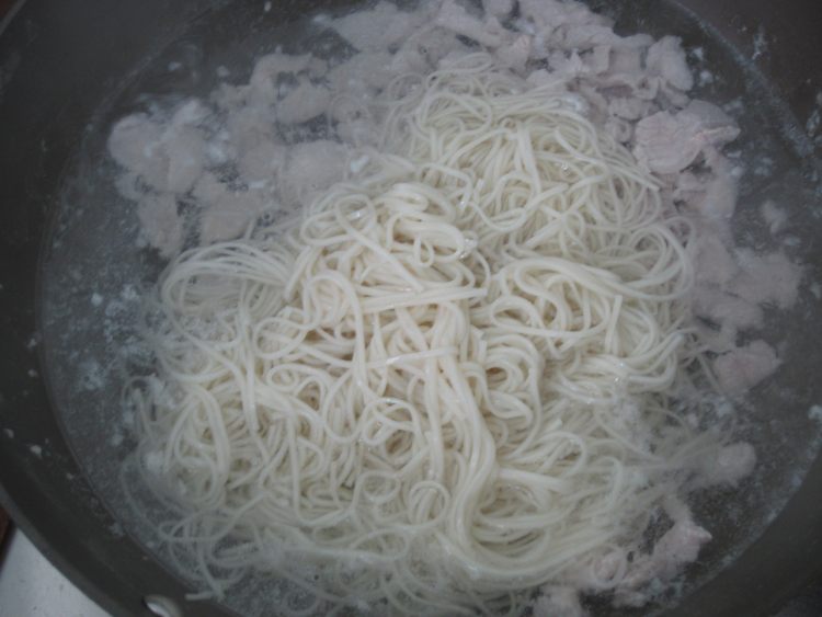 清汤肉片挂面步骤7