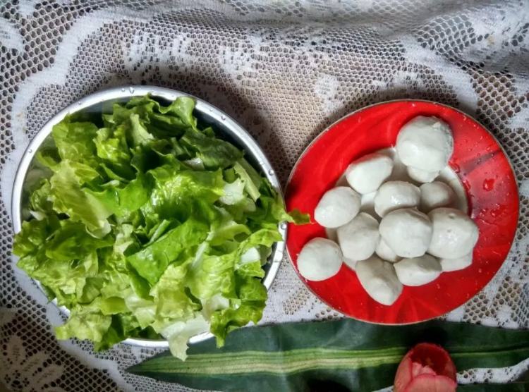 生菜肉丸汤步骤2