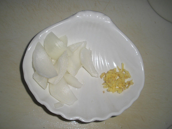 西红柿炒生菜步骤3