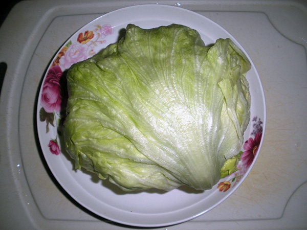牛肉酱炒生菜步骤1