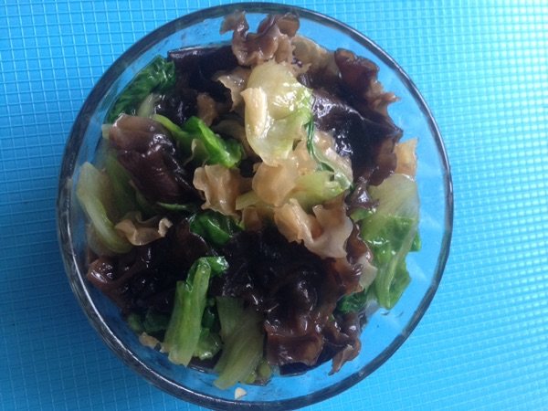银耳木耳炒生菜步骤12