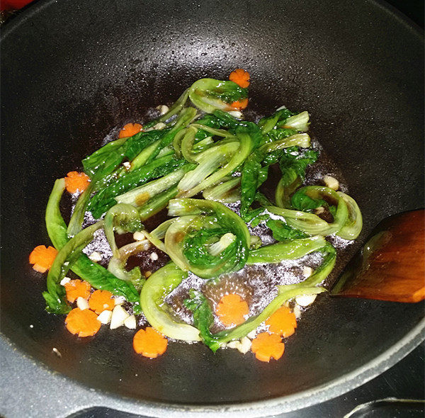 蚝油生菜卤蛋面步骤7