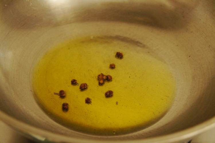 番茄炒生菜步骤3