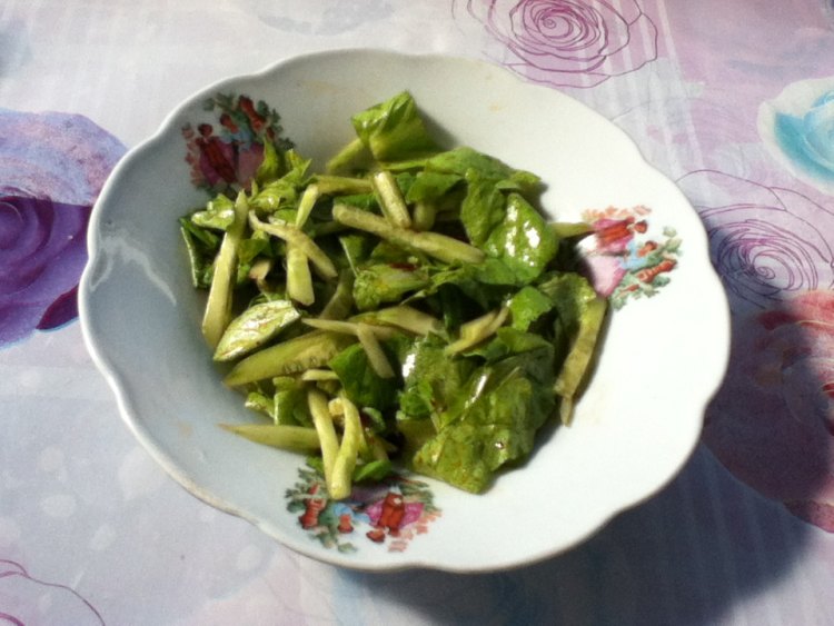 黄瓜丝拌生菜步骤7