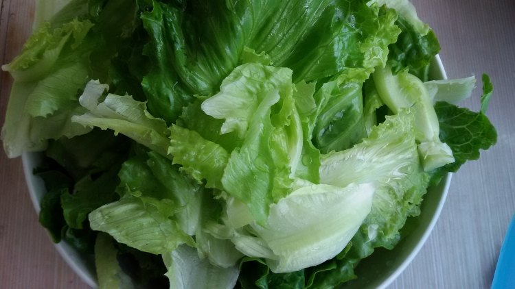 青豆炒生菜步骤2