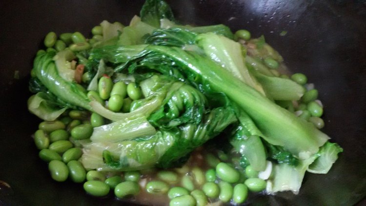 青豆炒生菜步骤7