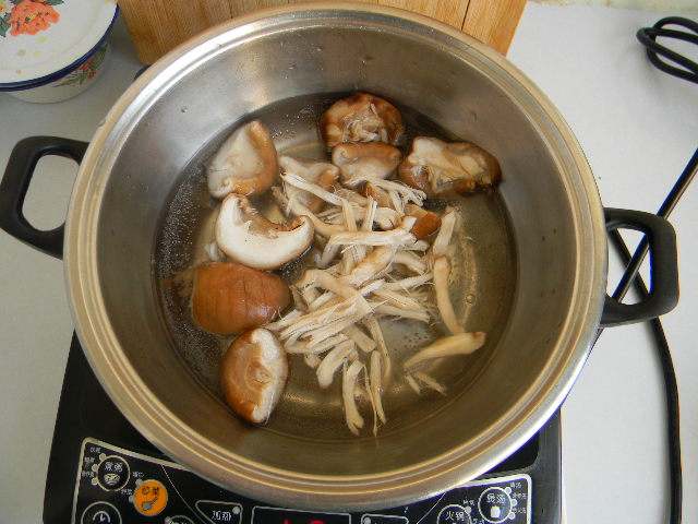 生菜拌香菇步骤3