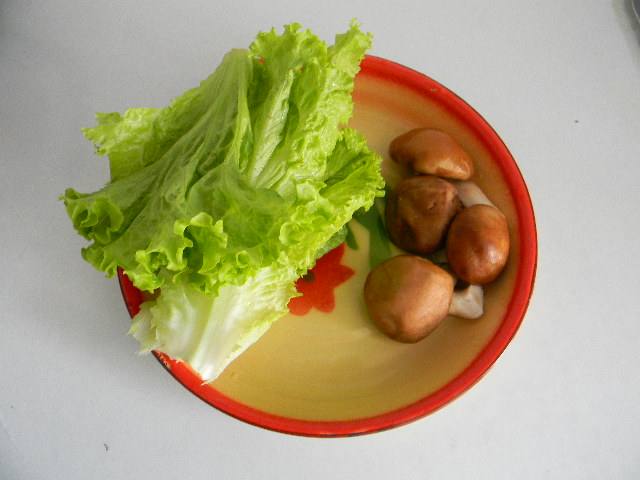 生菜拌香菇步骤1
