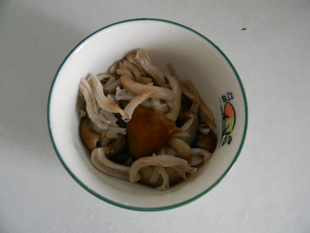 生菜拌香菇步骤4