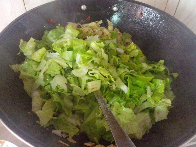 生菜炒豆皮步骤7