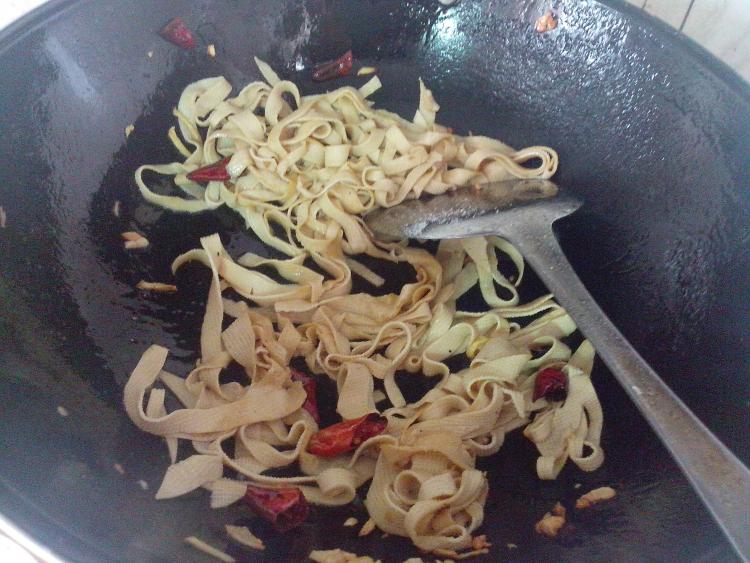 生菜炒豆皮步骤6