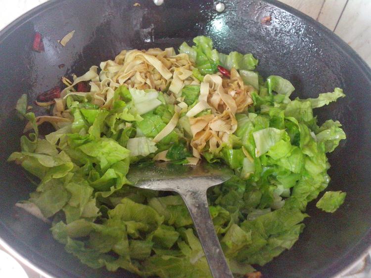 生菜炒豆皮步骤8