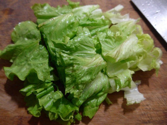 生菜蚕豆炒年糕步骤3