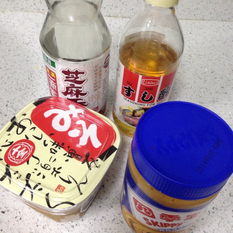秘酱拌生菜步骤2