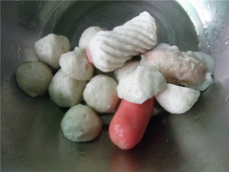 火锅丸子生菜汤步骤1