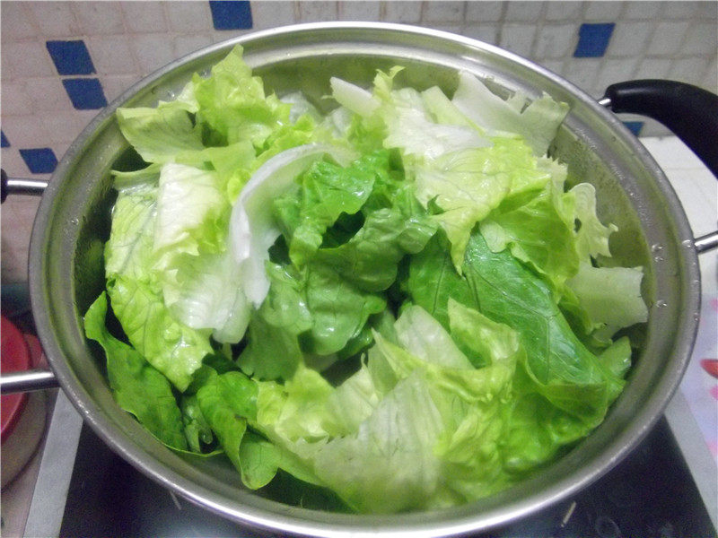 火锅丸子生菜汤步骤3