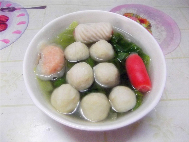 火锅丸子生菜汤步骤6