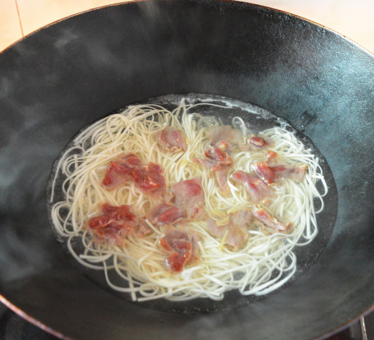 生菜肉片挂面步骤5