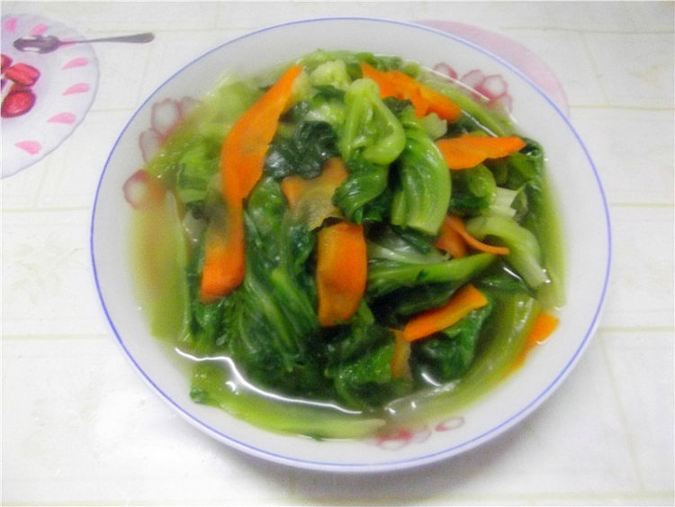 胡萝卜炒生菜步骤7