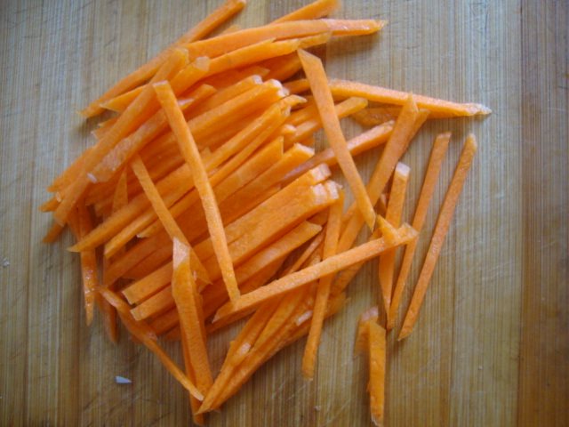 生菜炒土豆片步骤2
