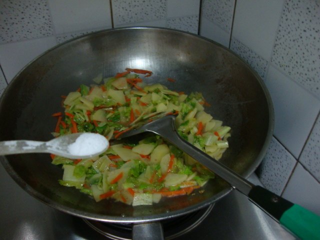 生菜炒土豆片步骤9