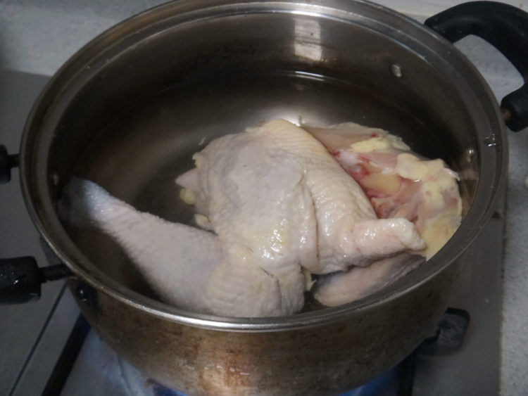 鱼丸金针菇汤锅步骤1