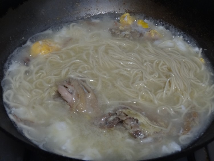 鸡蛋鸡汤面步骤5