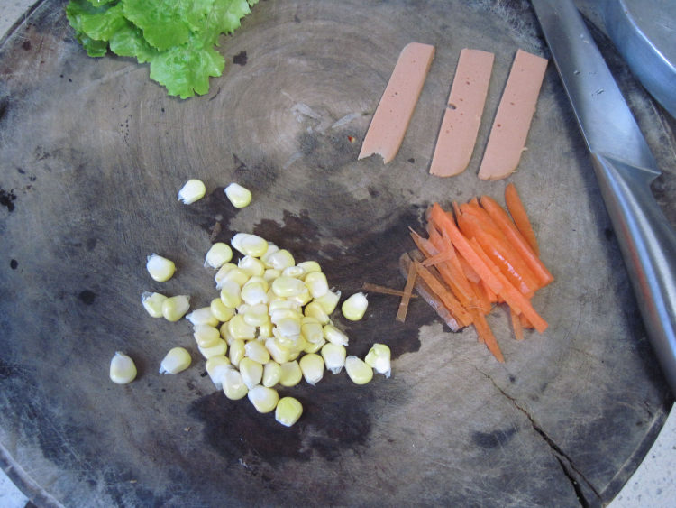 玉米生菜三明治步骤3