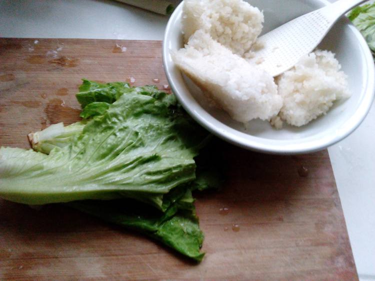 生菜炒米饭步骤1