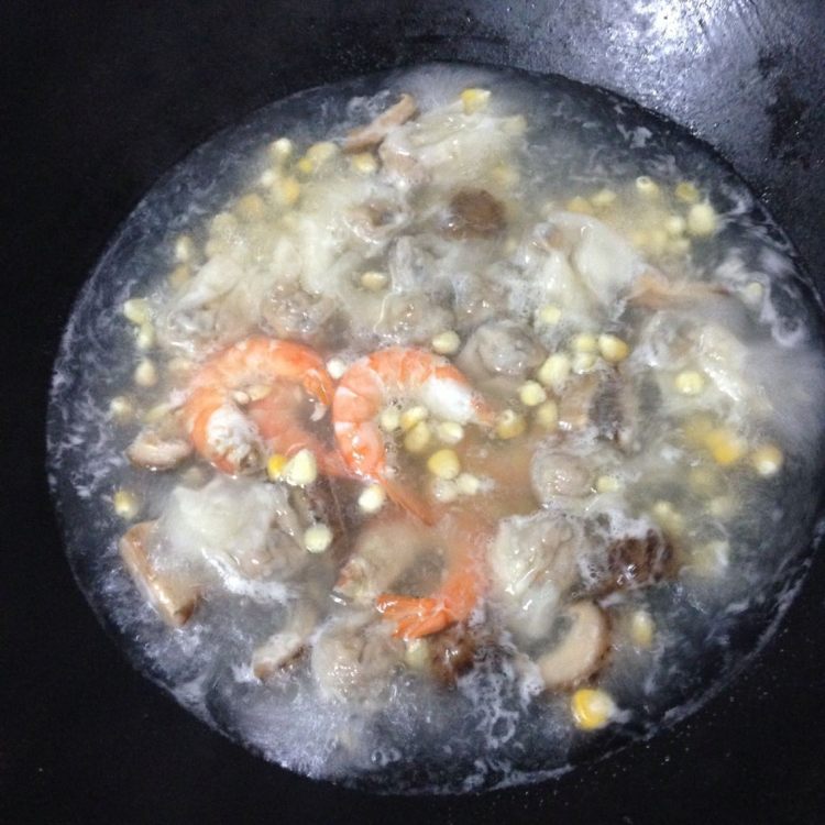 鲜虾香菇饺子面步骤6