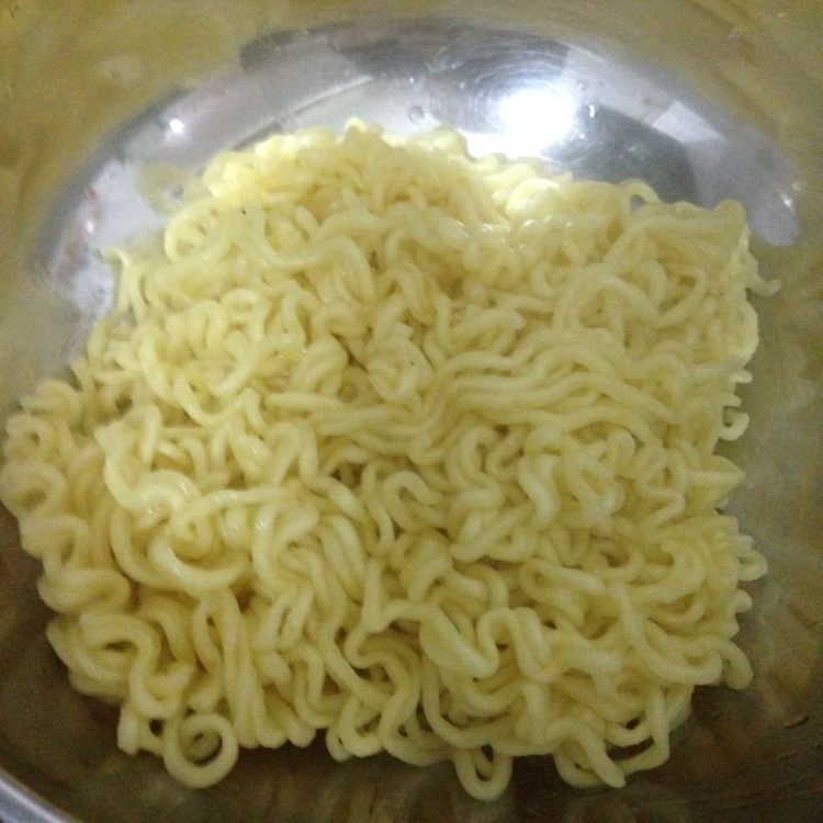 鲜虾香菇饺子面步骤11
