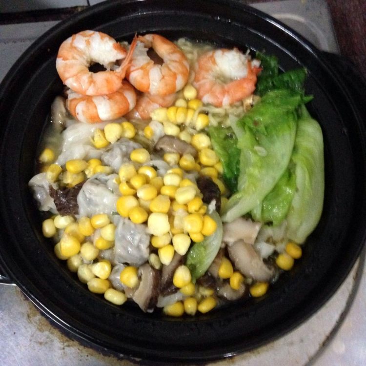 鲜虾香菇饺子面步骤13