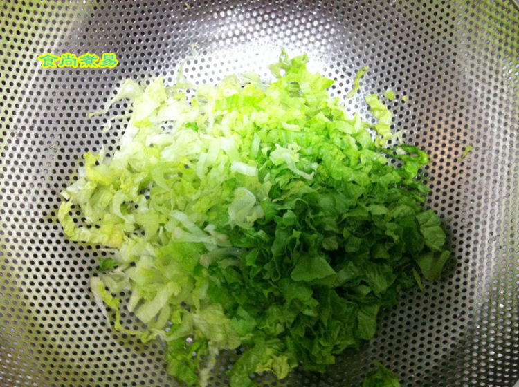 生菜冬菇粒炒饭步骤3