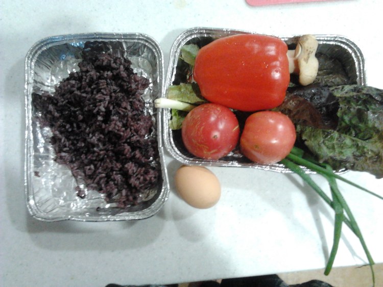 素食黑米炒饭步骤1