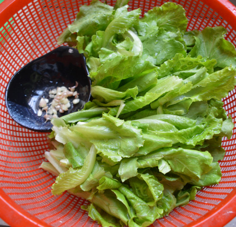 蒜炒生菜步骤2