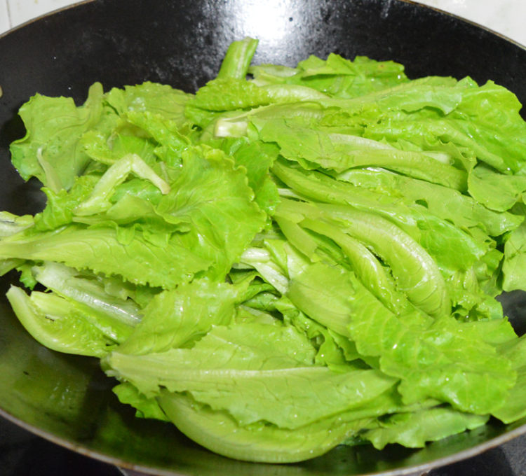 蒜炒生菜步骤4