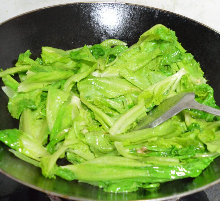 蒜炒生菜步骤5