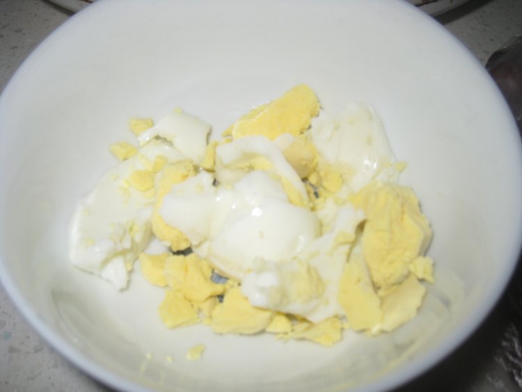 金枪鱼生菜炒饭步骤1