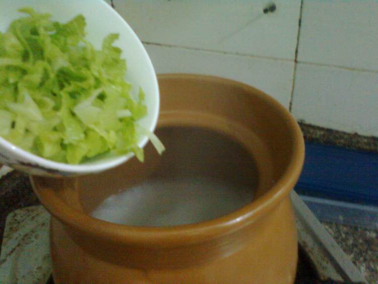 虾仁生菜粥步骤5